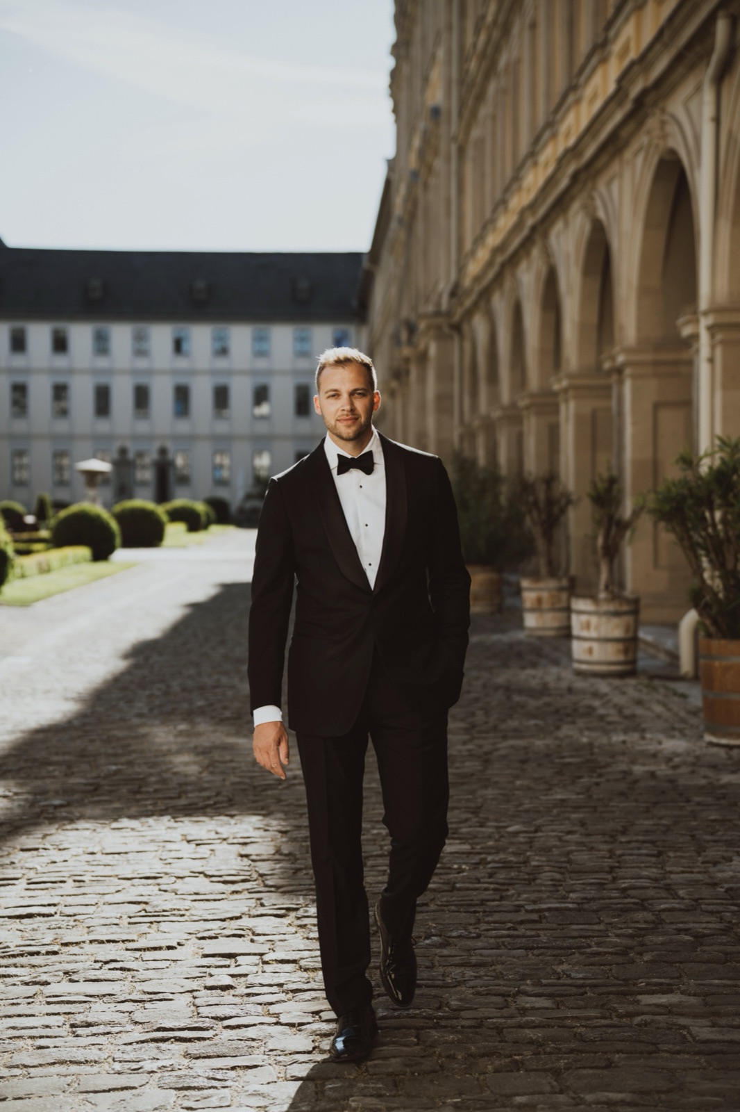 Hochzeitslocation Rhein-Main - Schloss mit Brautpaar