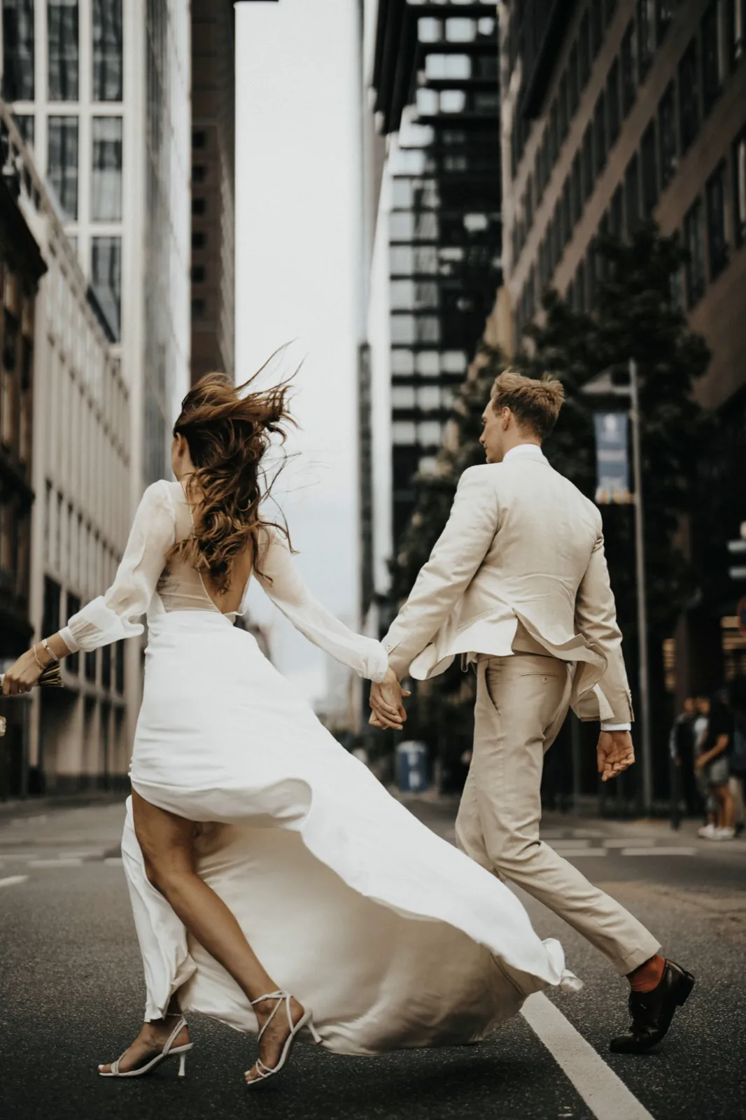 Deana & Sebastian – Getting Ready Frankfurt
