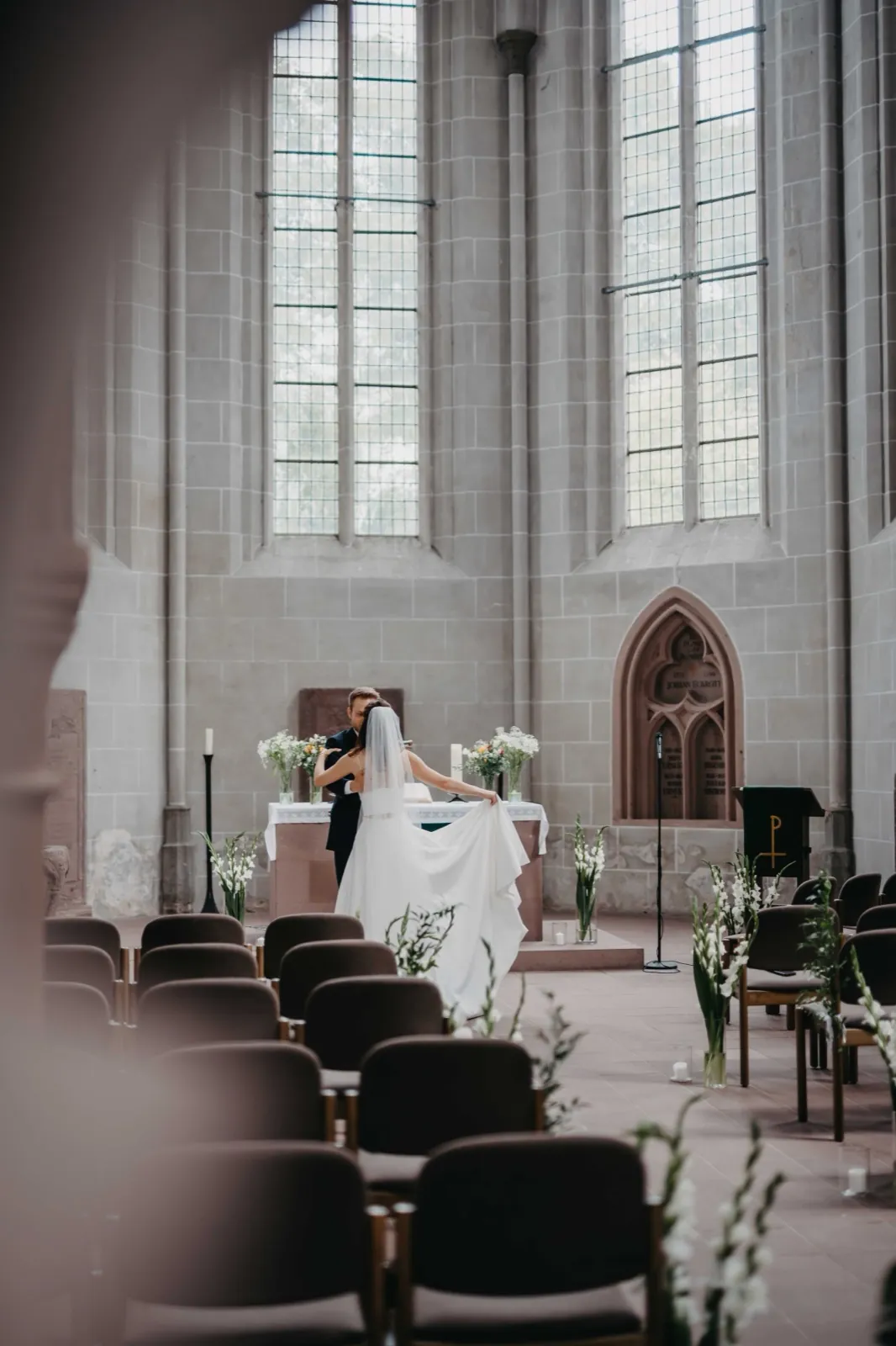 Isa & Nico – Brautstrauß Marienkirche, Höxter