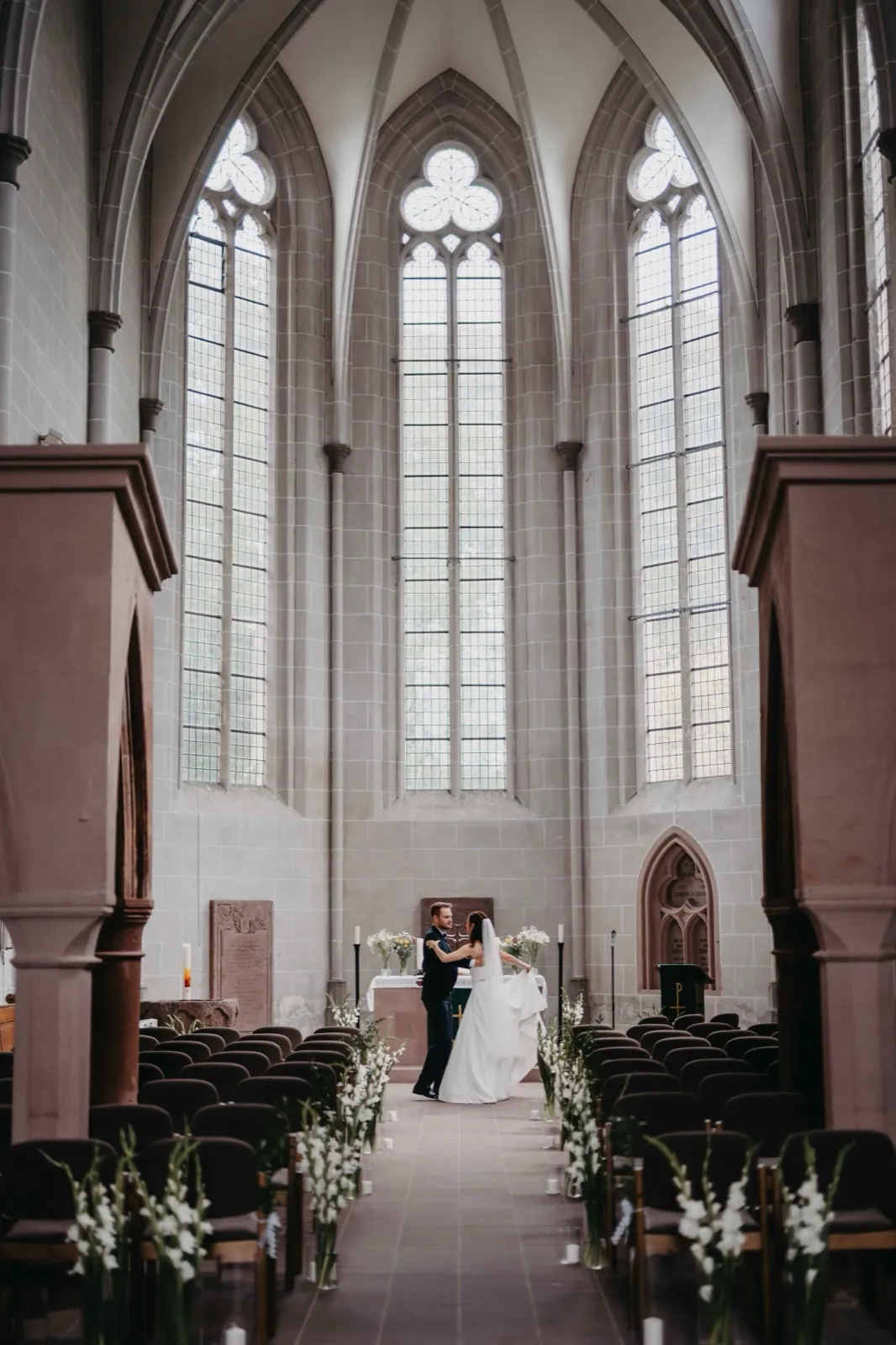 Isa & Nico – Hochzeitsdetail Marienkirche, Höxter