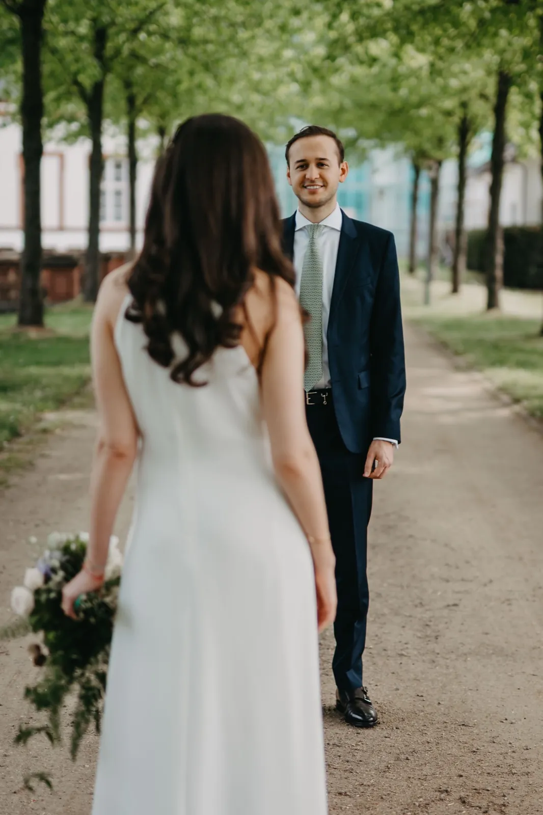 Jessica & Adrian – Hochzeitsdetail Schloss Philippsruhe / Roomers Burbank