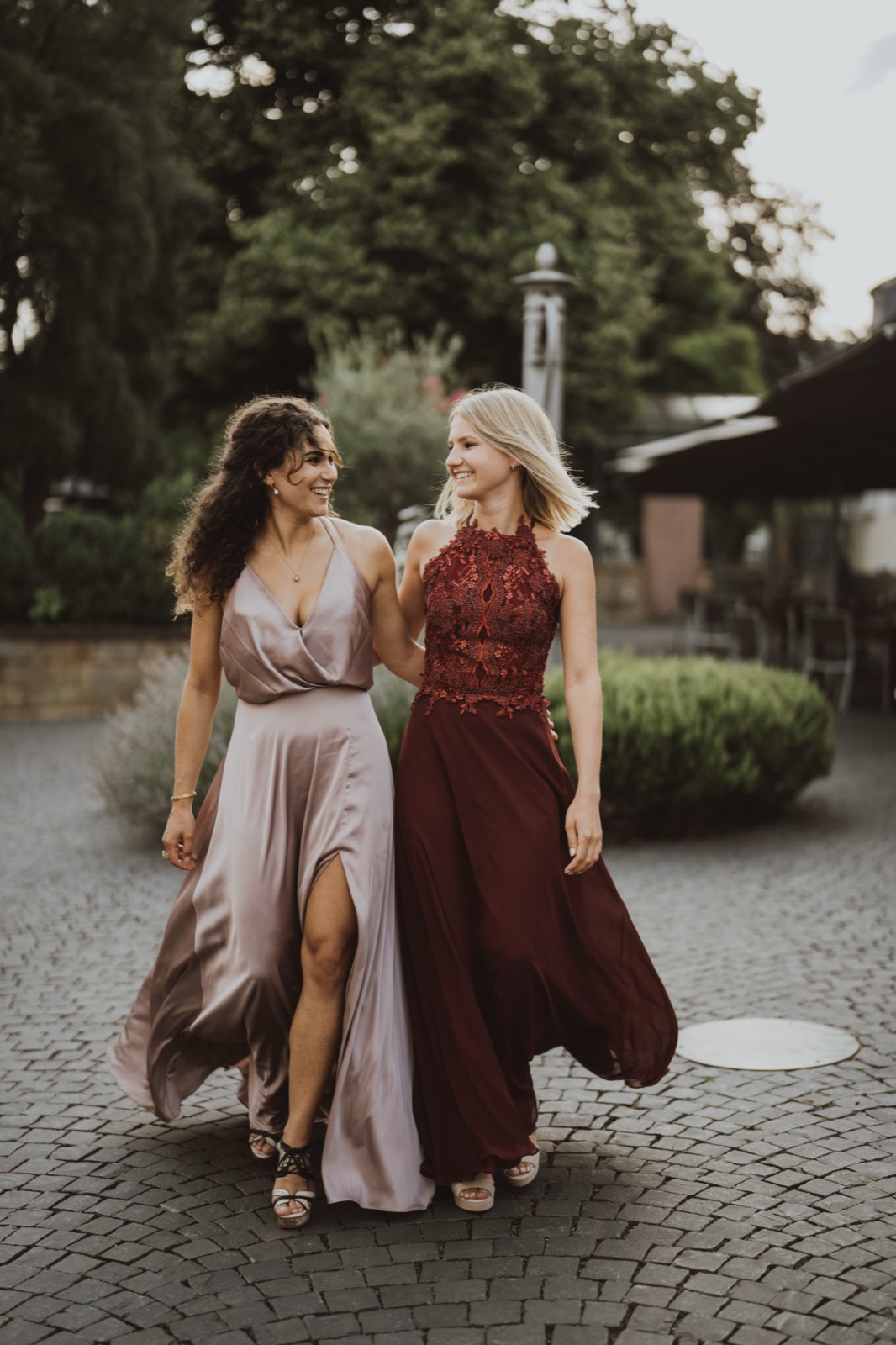 Brautjungfern bei der Hochzeit in der Pfalz