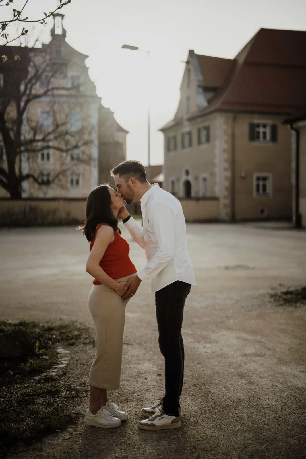 Michi & Lukas Babybauch – Natürliches Licht Schloss ob Ellwangen
