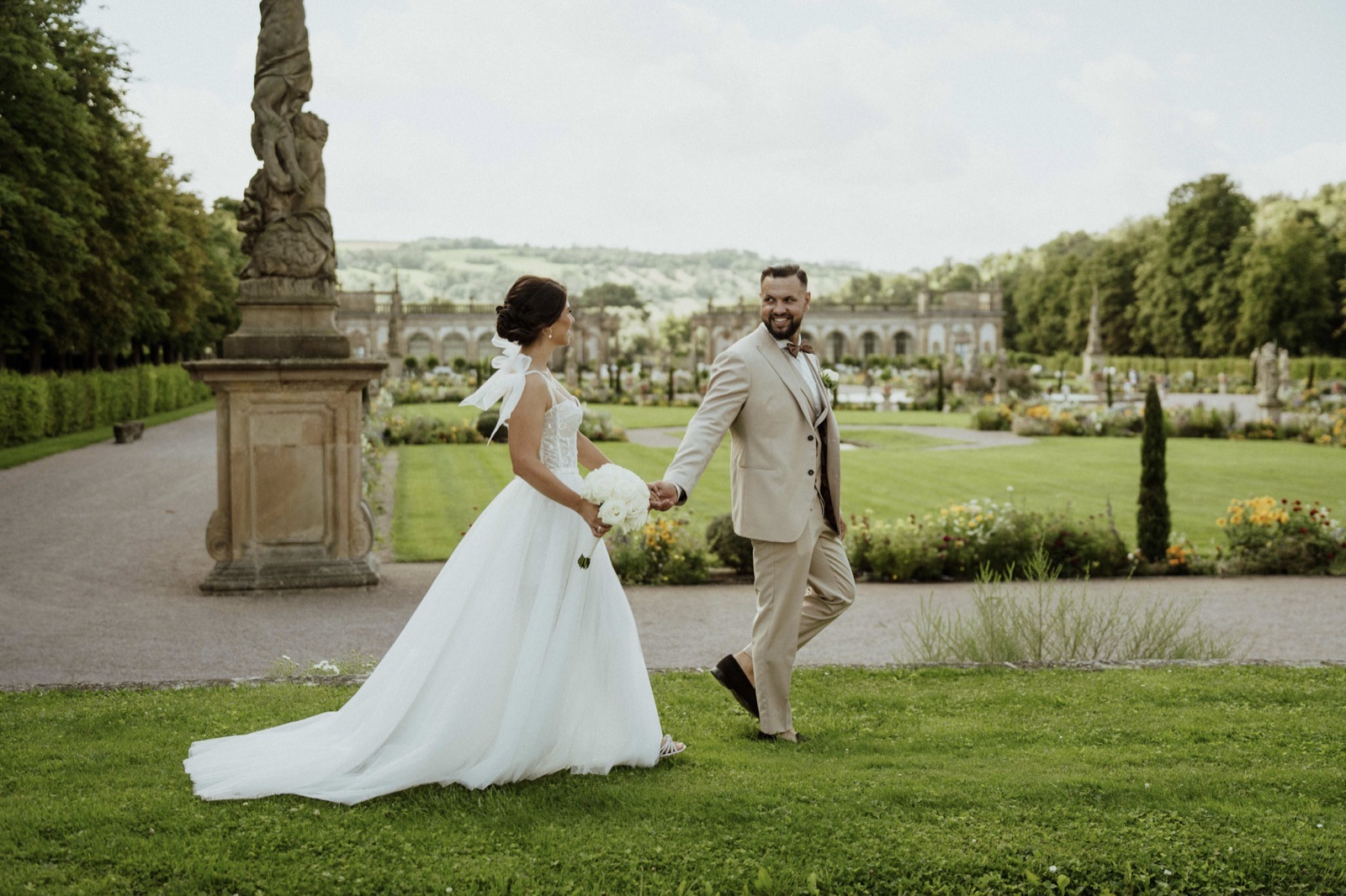 Brautpaar Schloss Hochzeit - Nadine & Raphael